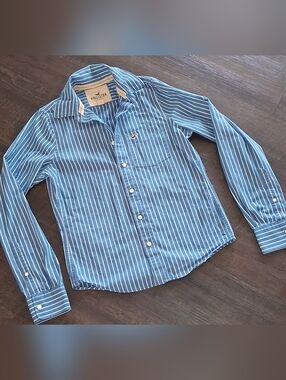 Hollister Light Blue & White Striped Men’s Button-Down Shirt